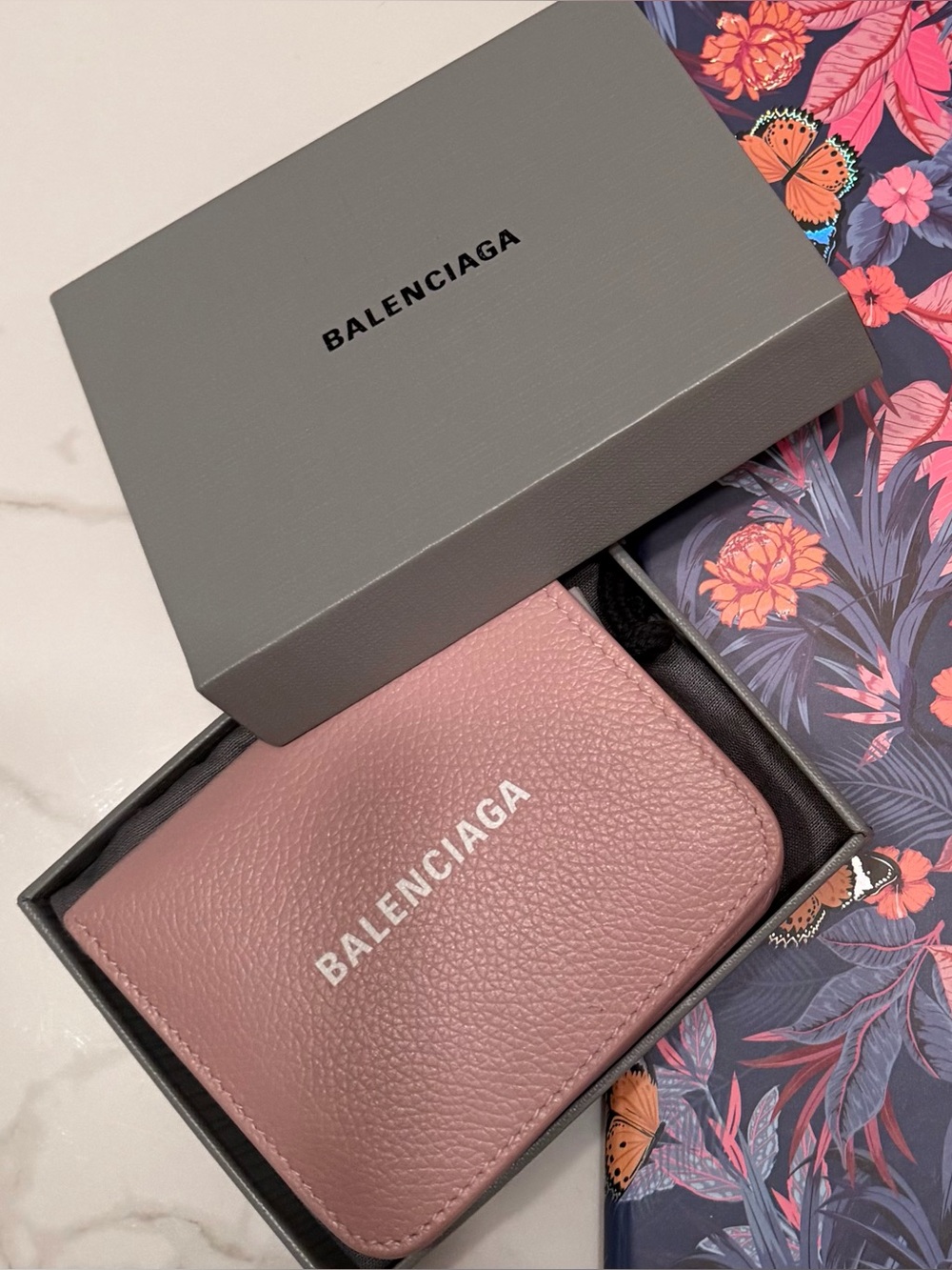 ✨authentic✨Balenciaga Pink Leather Zip Wallet - Women Accessories